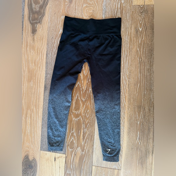 Gymshark Adapt Ombre Seamless Leggings in black and grey - Picture 5 of 7